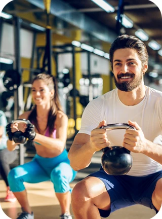 personas en un gym